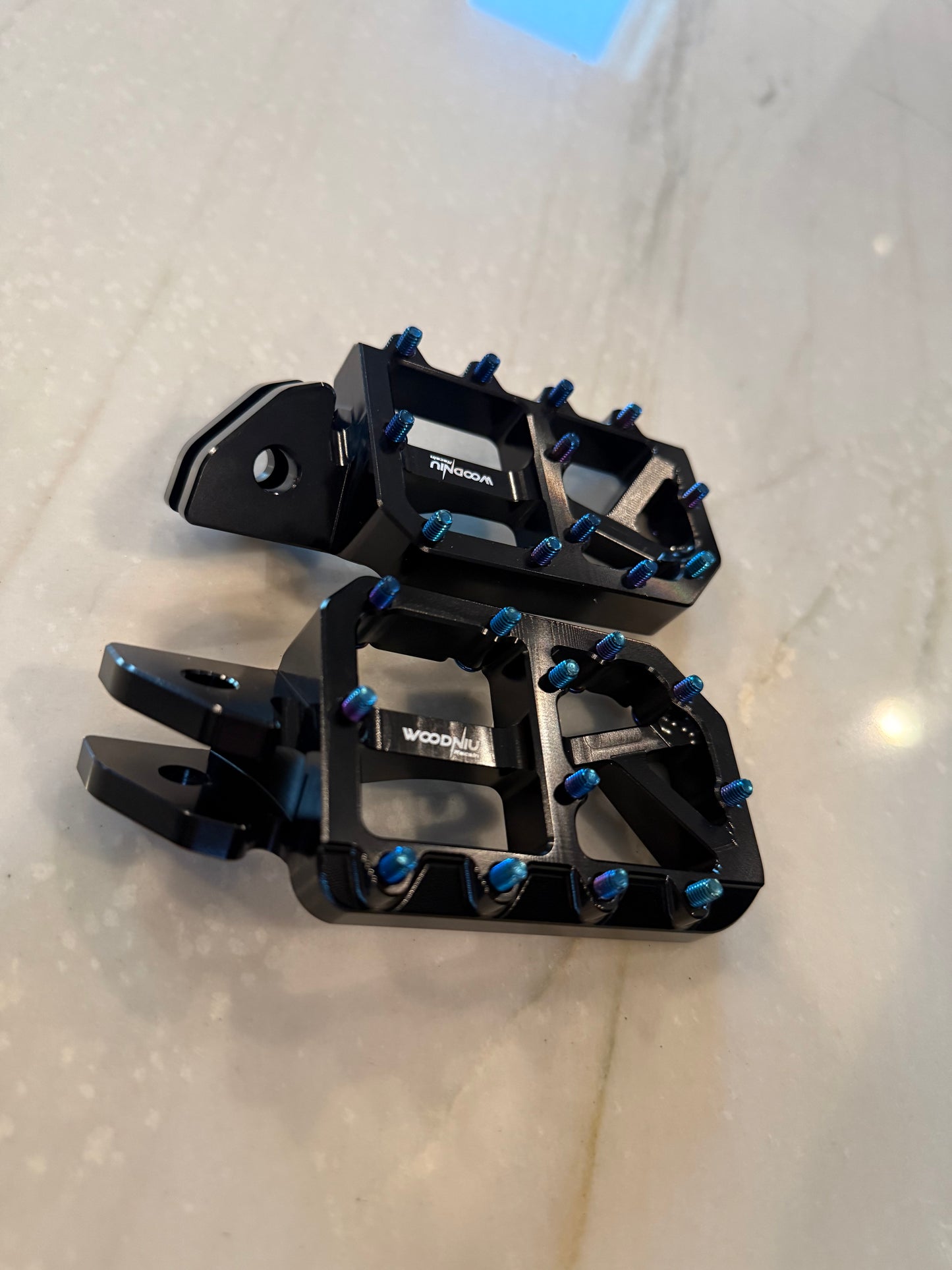 Ultra bee pegs