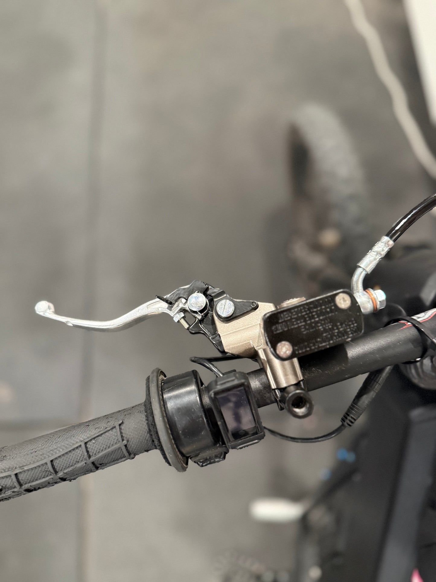 Talaria xxx V2 Ultra bee brake